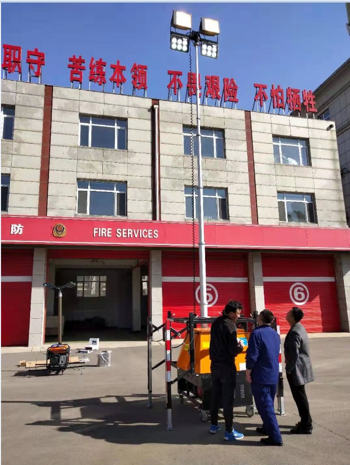 自動(dòng)裝卸式移動(dòng)照明工作平臺(tái)